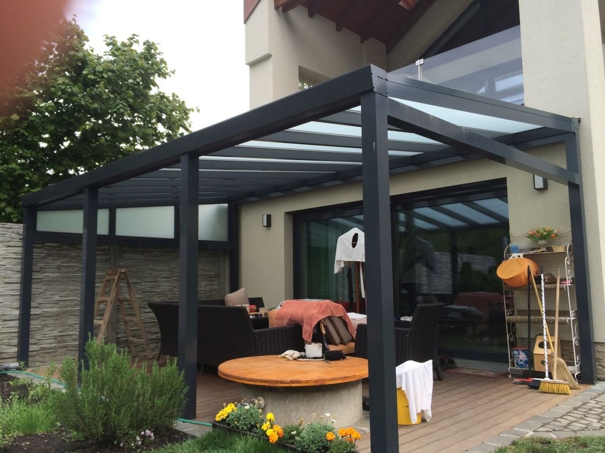 zahradní altán z hliníku