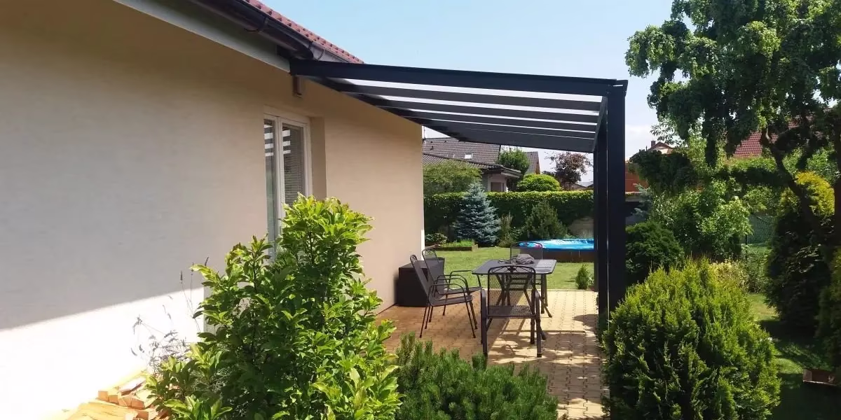 Hliníková pergola ECO v antracitu RAL 7016